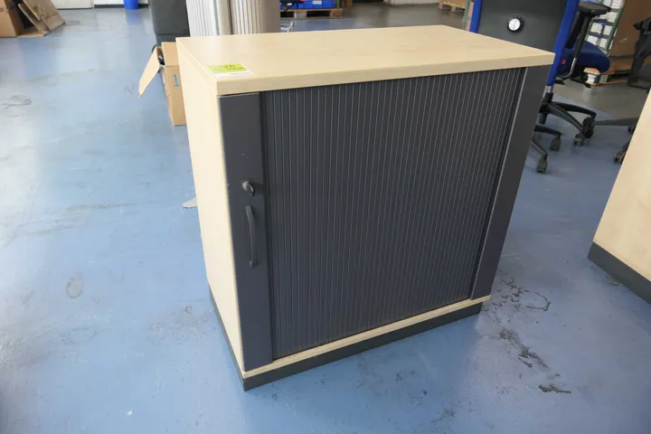 Schiebetürenschrank Maße in cm ca. 80 x 44 x 83